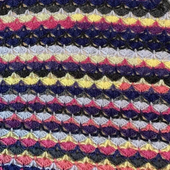 Afghan Blanket Topper Hand Crafted Large Square 69”x 69” Multicolor Fan stitch - Picture 4 of 7